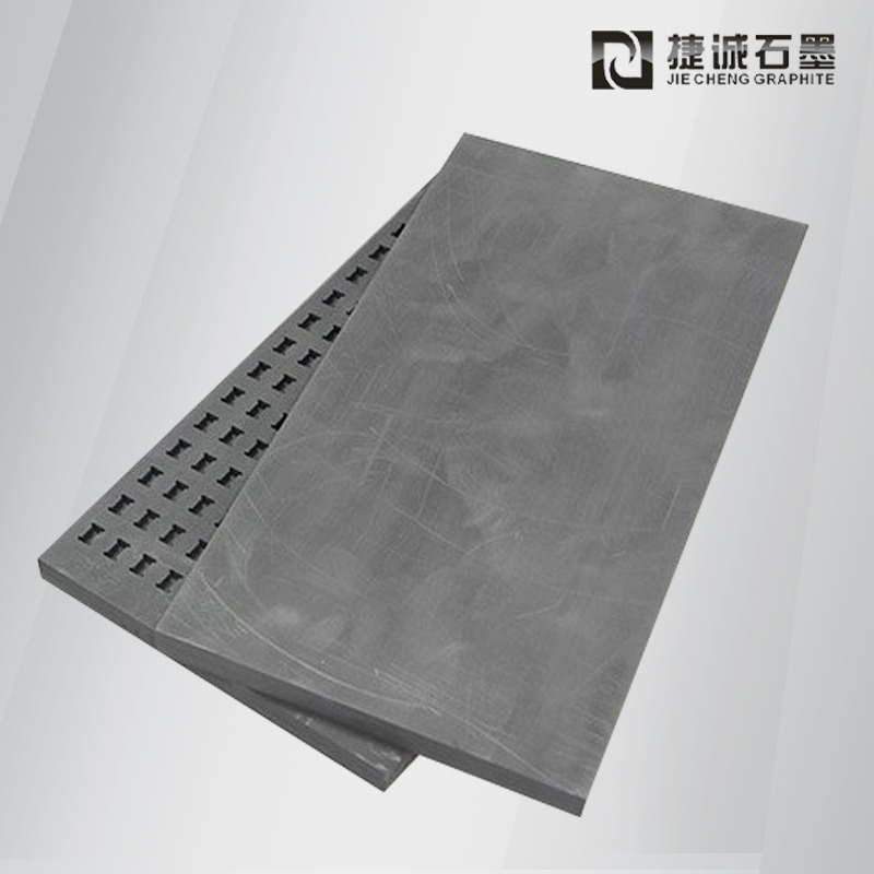 汽車石墨模具則是石墨在工業(yè)應用中的另一重要領域