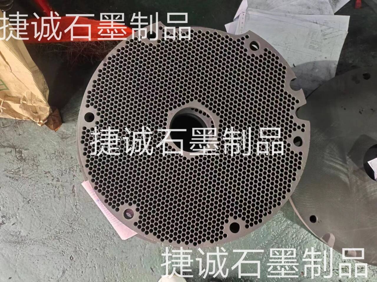 硬質(zhì)合金石墨盤，石墨盤，刀具燒結(jié)石墨盤，石墨盤加工，銅管燒結(jié)石墨盤，燒結(jié)石墨盤，石墨盤加工廠，石墨盤生產(chǎn)廠家，石墨盤廠家